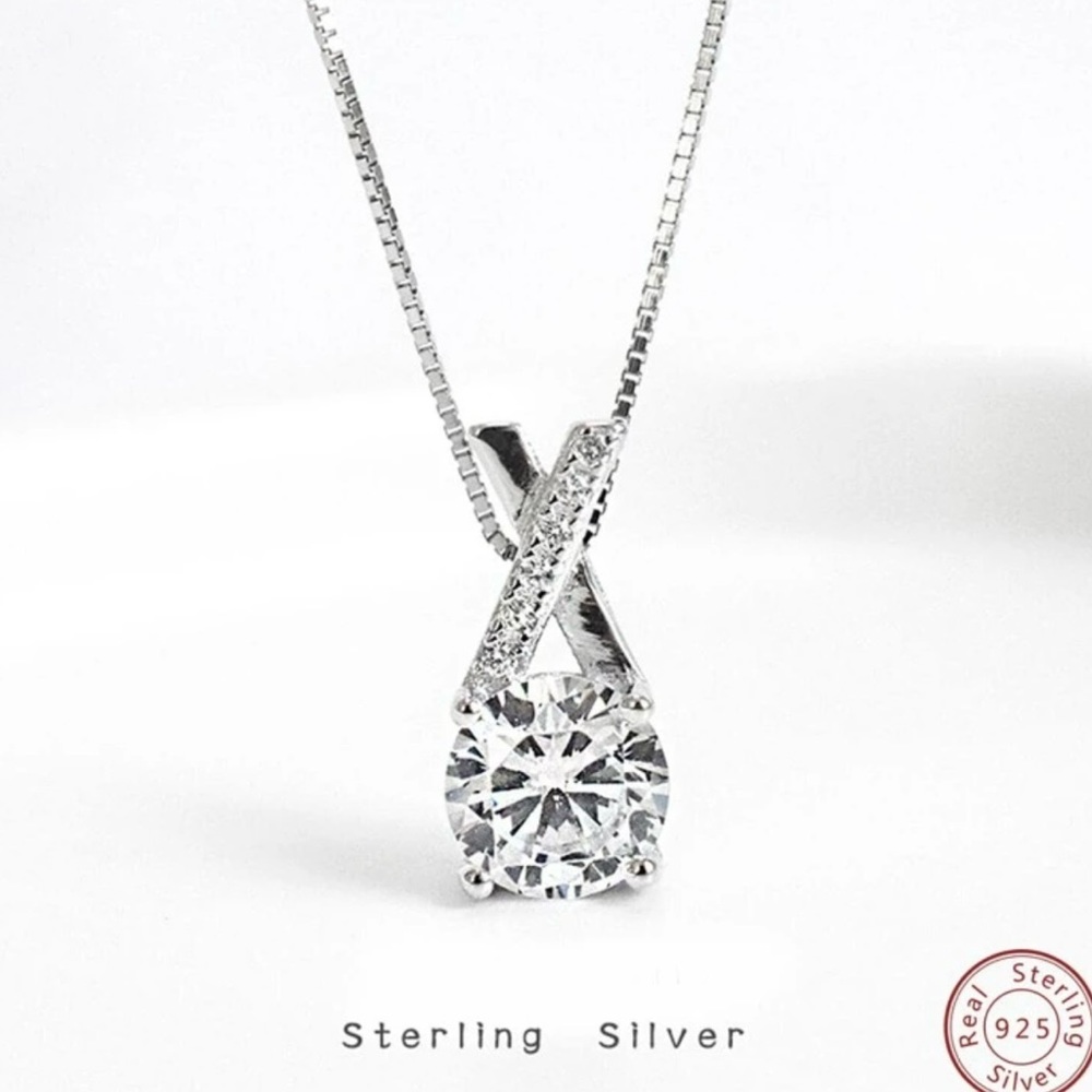 NEW 925 Sterling Silver Single Diamond Design Necklace